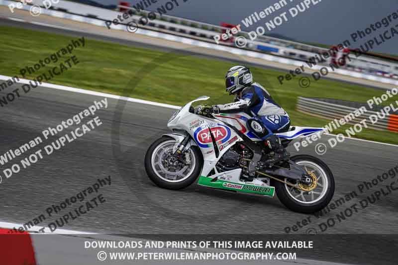 cadwell no limits trackday;cadwell park;cadwell park photographs;cadwell trackday photographs;enduro digital images;event digital images;eventdigitalimages;navarra;no limits trackdays;peter wileman photography;racing digital images;trackday digital images;trackday photos